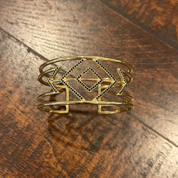 Stella & Dot Pave Sphinx Cuff Bracelet, great condition! - Picture 2 of 4
